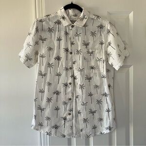 NWT Men’s 100% Cotton Palm Tree Print Short Sleeve Collared Button Shirt (Small)